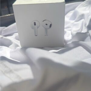 Apple AirPods Wireless Earbuds
